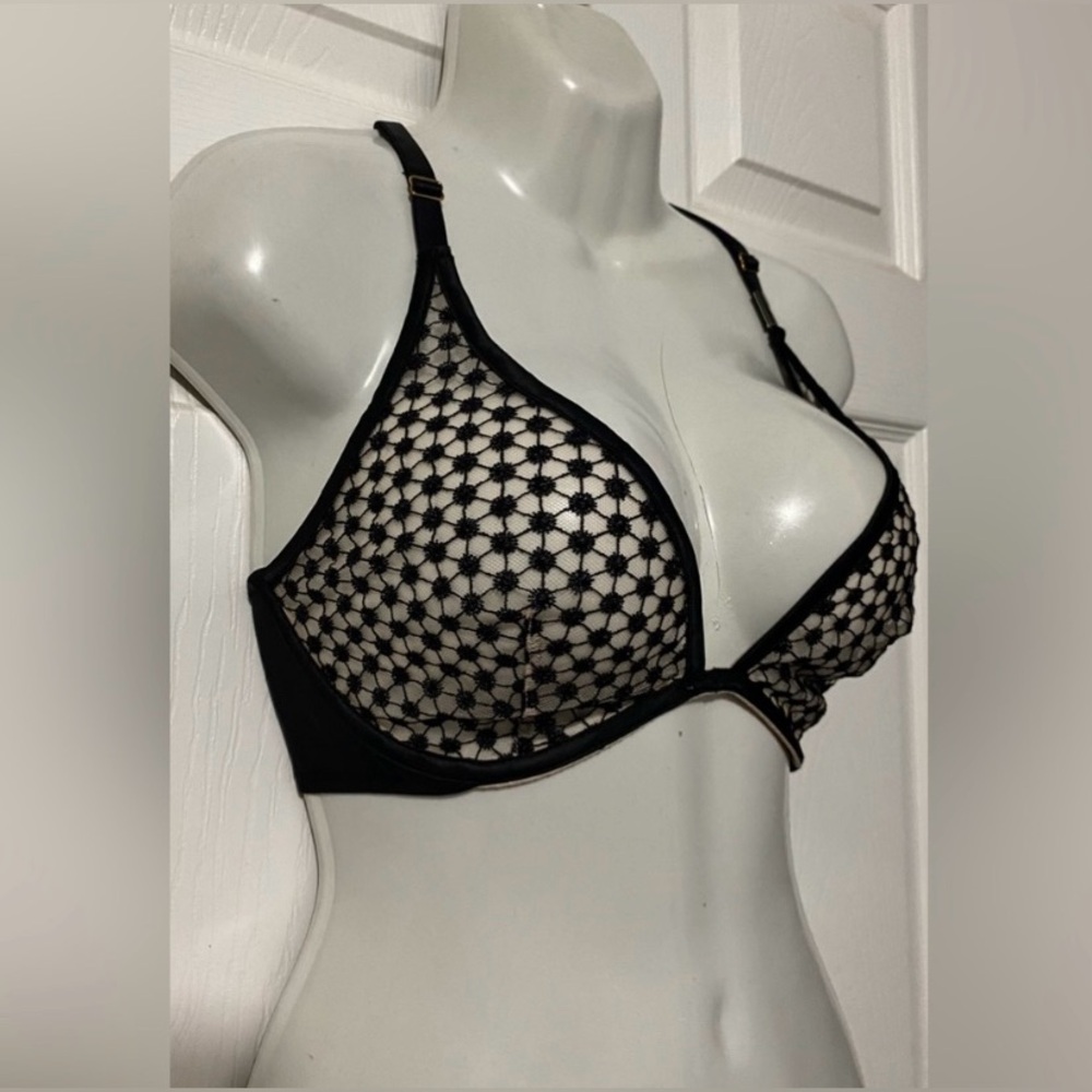 Victoria's Secret Luxe Starburst Strappy
Unlined Plunge Bra Black Size 32DD NWT